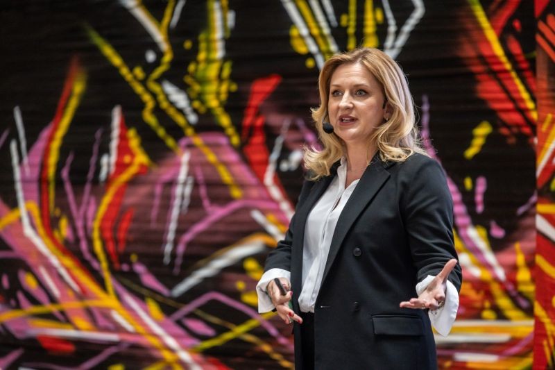 Střípky e eBF 2026: Terezie Tománková (nejen) o komunikaci a politicích